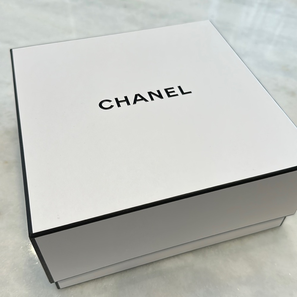 Chanel gift box